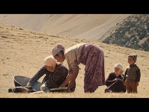 100-Year-Old Recipe Cooked in a Yurt | Nomad simple life