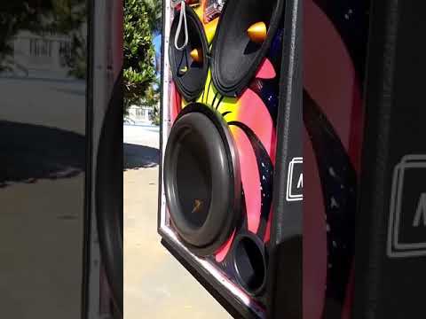 grave zetta de 600 rms tocando lindo