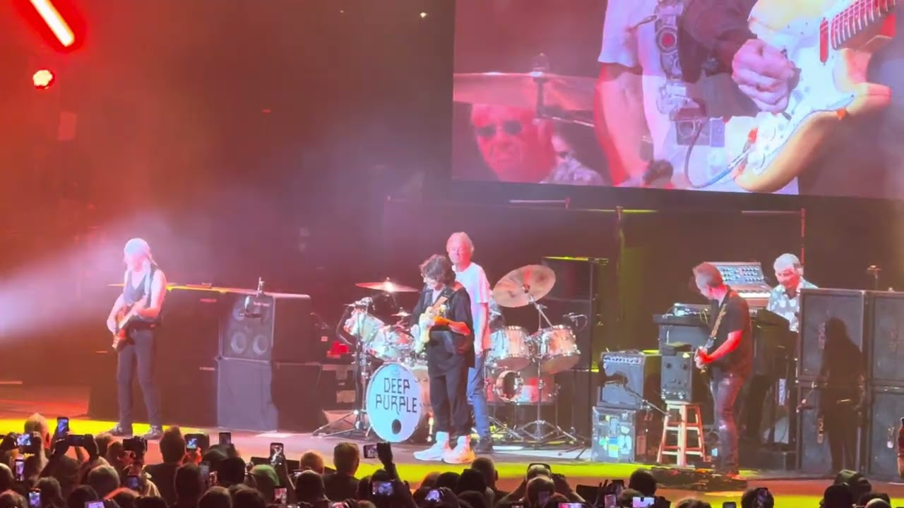 Ritchie Blackmore plays &ldquo;Smoke on the Water&rdquo; with Deep Purple 8/12/2026 Jones Beach Theater - YouTube