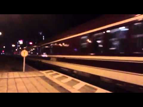 MT = Schnee-Express mit 16 Wagen bei der Ausfahrt