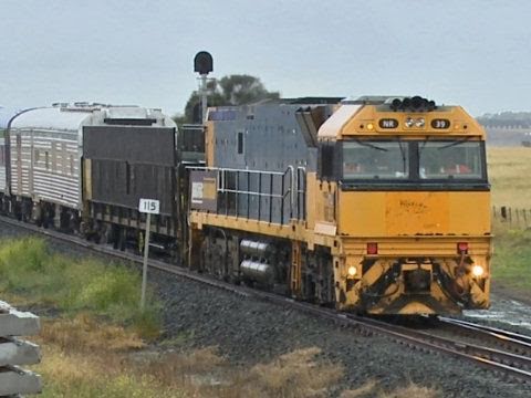 The Overland And Some Rain At Gheringhap Loop (8/12/2009) - Great Australian Train Journey - PoathTV