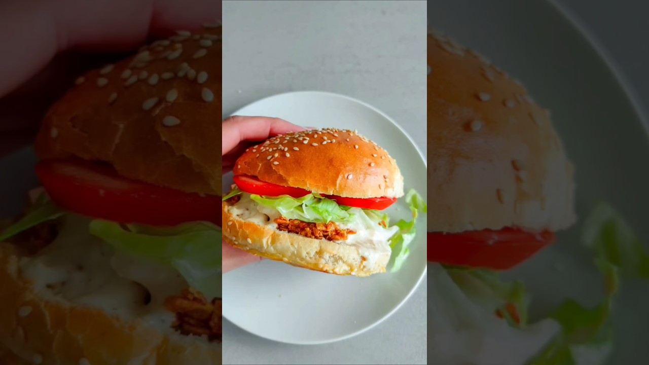 YouTube-Video: Crispy Caesar Salad Chicken Burger