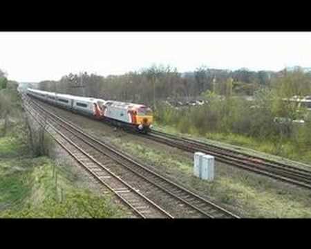 57312 and 390039 on 1D22, 09:00, London Euston - Holyhead