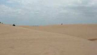 preview picture of video '3 Jumping Sand Rails'