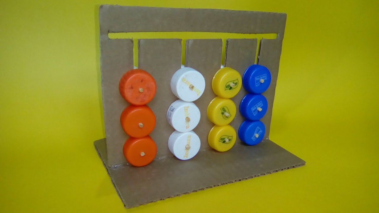 Como fazer um jogo incrível com papelão e tampinhas de garrafas pet | teste a memória e habilidades