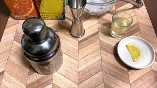 歌い手がノンアルコールカクテルのシンデレラをシェークして飲むだけの動画です。