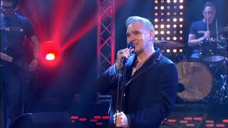 Morrissey - &quot;Spent the Day in Bed&quot; [Live on the Graham Norton Show 2017]