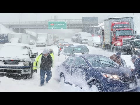 Poland Hit by Heavy Snowstorm! Blizzard Paralyzes S7 Expressway, People Trapped