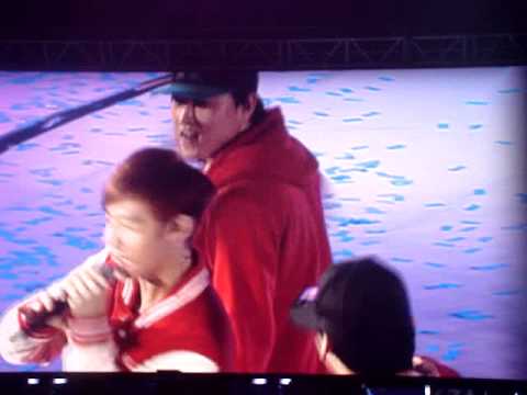 110319 Super Junior SS3 Malaysia Baby 4 - Henry's solo [Fancam]