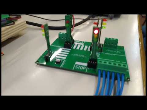 Corsi di PLC Padova, modellino di semaforo per PLC Siemens o arduino