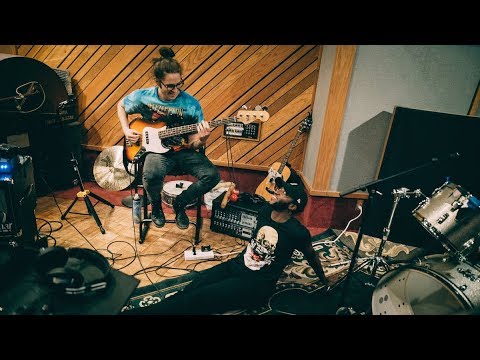 Big Wild - Behind the Scenes: "6's to 9's (feat. Rationale) [Analog Sessions]"