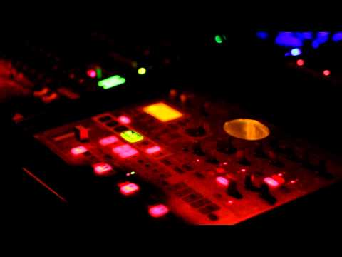 Leigh Johnson -live- @ Raw Nuts Night 2 - M-Bia Club Berlin | 30.11.2012