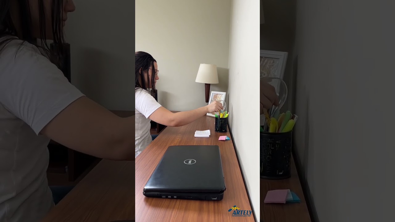 Thumbnail do vídeo - Escrivaninha Cannes - Cedro