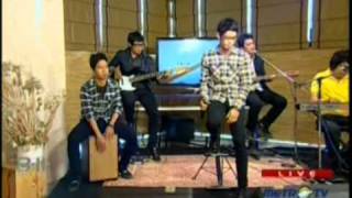 Download lagu Cappucino live performed at 8-11 Show (05/05) (Courtesy MetroTV) mp3