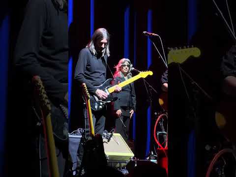 Comfortably Numb - first solo - Rob Phillips, Classic Albums Live. thumbnail