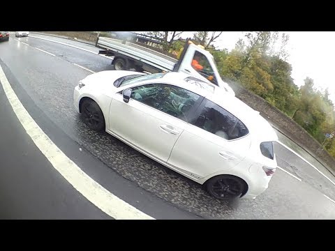 ML66LME - Using an iPad while driving