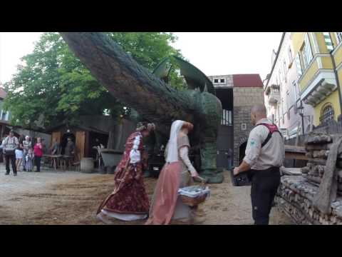 Blick hinter die Drachenstich Kulisse