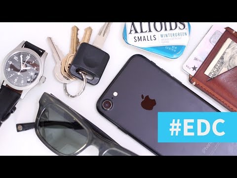 Minimalist Everyday Carry (EDC) | What's In My Pockets Video