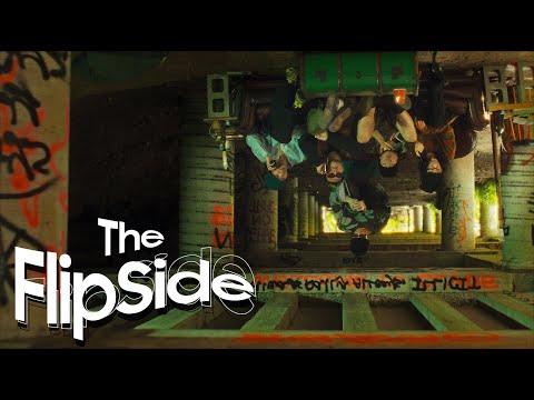 1300 x Samsung Galaxy Z Flip4 - Flipside