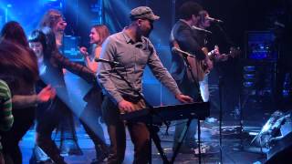 Belle &amp; Sebastian Play &#39;The Boy With The Arab Strap&#39; At NME Awards 2014