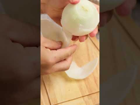 ¿Cómo cortar una cebolla en aros? #shorts