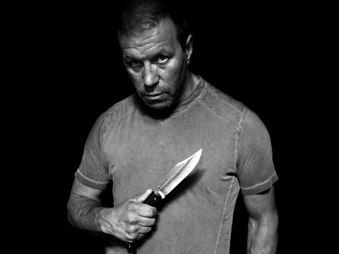 Defense against a rapid thrust knife attack