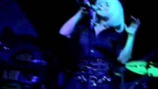 BLONDIE - Love Doesn&#39;t Frighten Me - The End The End - Wolverhampton (UK)