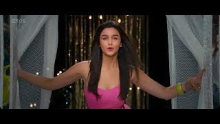 Download lagu Alia Bhatt entry in student of the year SOTY... mp3