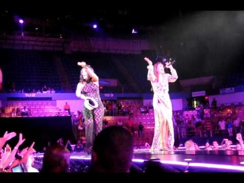 Nelly Furtado and ivete