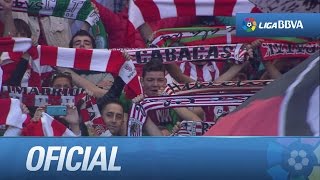 Afición del Athletic Club cantando el himno al final del partido