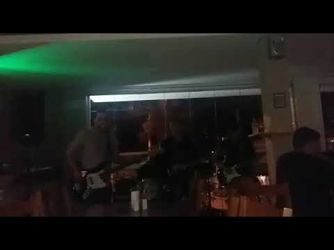 Banda Liberdade Clandestina - Creep (Radiohead cover)