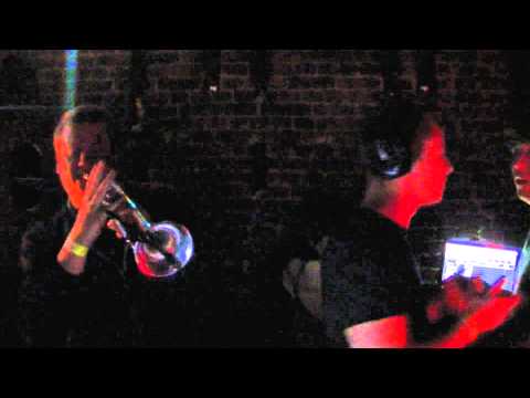 Circo Inferno - Tootsie ft. W-art @ Café D'anvers 12-10-2012