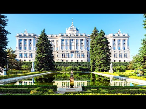 14 Massive and Magnificent Palaces Around the Globe