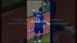 PIPA DO CORINTHIANS INVADINDO A SEMIFINAL ENTRE PALMEIRAS E SÃO PAULO! 🪁🤯🦅