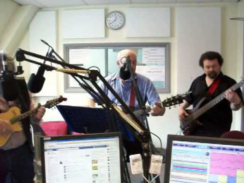 Swinging the Lead performing FOLSOM PRISON BLUES on Russell Hill's Country Music Show. 19/05/13