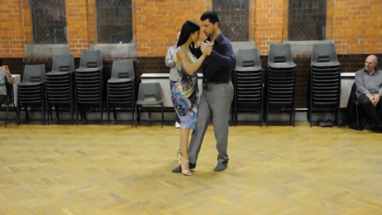 Cristian Petitto & Paula Duarte classes at Reading Tango Club    Ganchos