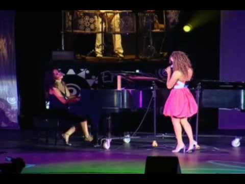 ERIKA ENDER EN CONCIERTO - AMOR INTERMITENTE