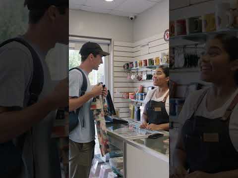 🛍️ Shopping and asking for different sizes in English