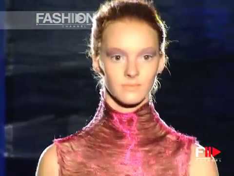 "Gianni Versace" Autumn Winter 1998 1999 Paris 1 of 4 Haute Couture woman by FashionChannel