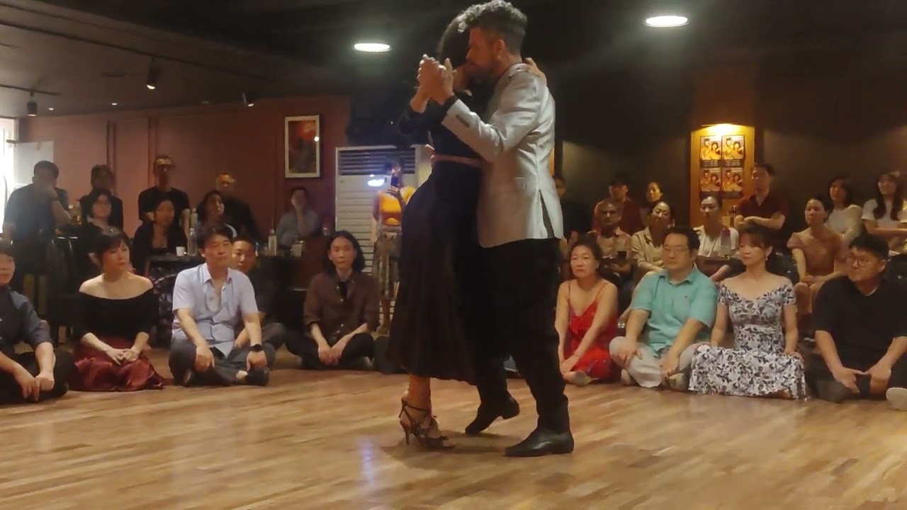 [Pedro Laurenz, Carlos Bermúdez - Nada más que un corazón] Rodrigo Fonti & Majo Martirena