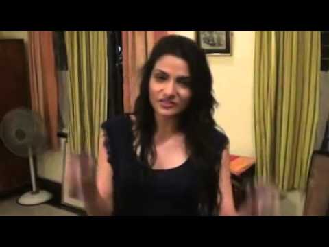 Tanusree wishing Dev on his Birthday (2013)