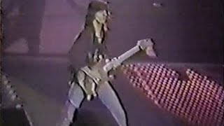 RATT - Bottom Line (live 1989) Tokyo