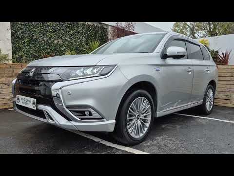 Mitsubishi Outlander 2.4 PHEV / INTENSE SAFETY PAC - Image 2