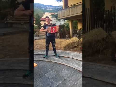 Gianmario Giobbi ed il suo organetto alla Festa dell'Uva di Santa Maria di Acquasanta Terme