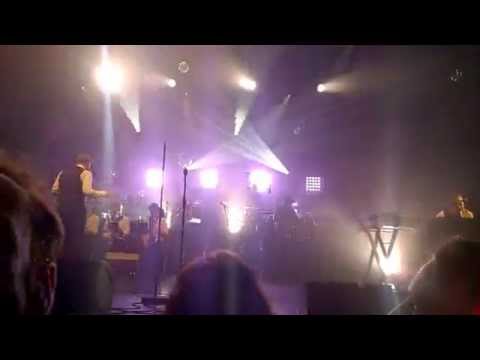 Electro Deluxe Feat C2C - Happy - Olympia - 16/10/2014