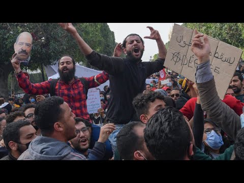 تونس  نحو ألفي متظاهر في العاصمة تنديداً بـ"حكم البوليس" تزامنا مع ذكرى اغتيال بلعيد