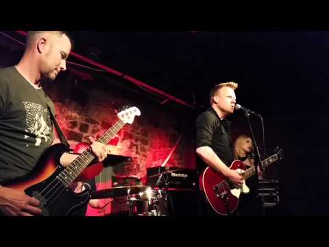 A Tribute To Queens Of The Stone Age with Clive Barnes & Luan Parle | Cleere's Kilkenny