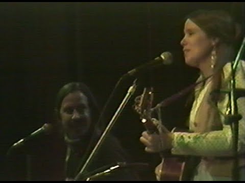 KATE WOLF - In China or a Woman's Heart - Paramount Theatre, Austin Texas, 1985