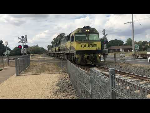 XPT and QUBE Steel train