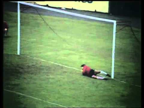 U.E.F.A. CUP 1975/1976 - GLENTORAN F.C. - A.F.C. AJAX  1:6